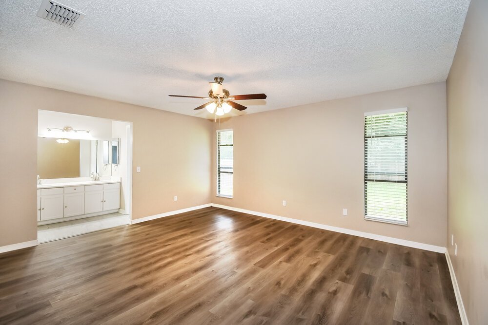3-Bed Rental on 6267 Island Forest photo 8