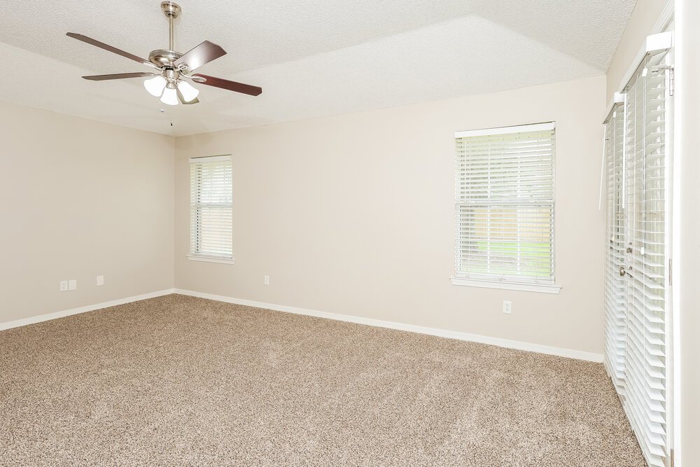4-Bed Rental on 3209 Silverado Cir photo 8