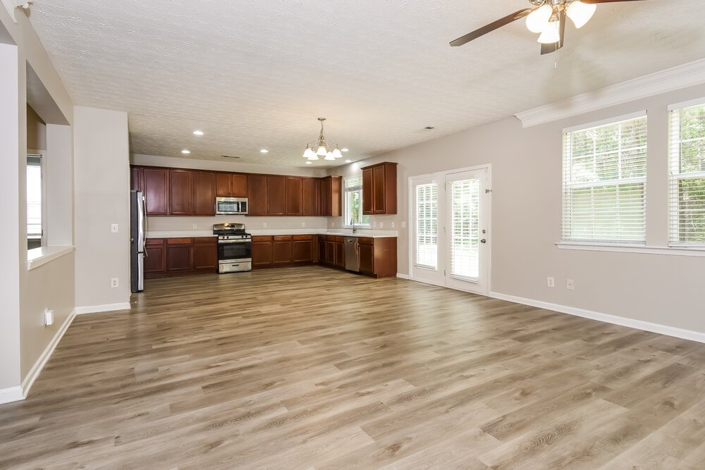 3-Bed Rental on 2110 Valley Creek photo 8