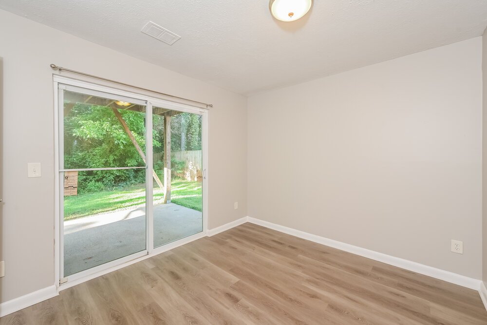 5-Bed Rental on 2068 Lown Farm photo 9
