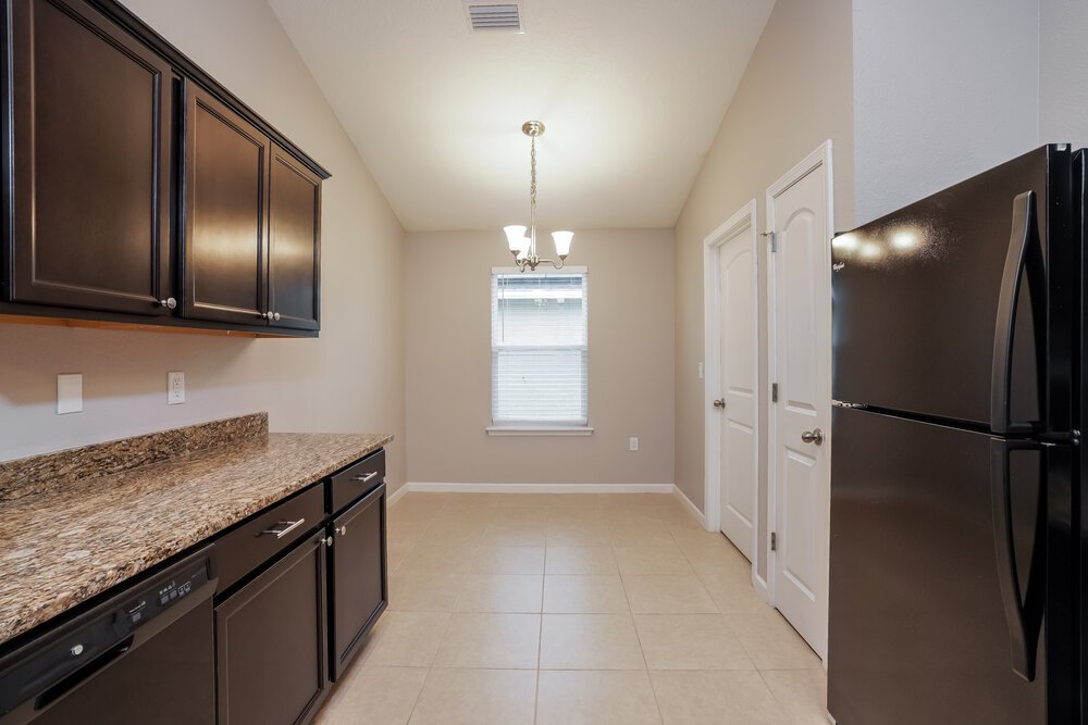 3-Bed Rental on 3340 Ridgeview Dr photo 9
