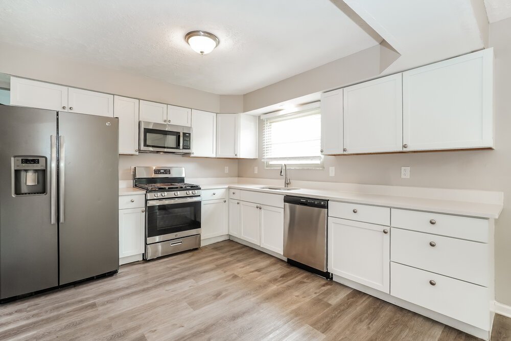 4-Bed Rental on 1127 Crestview St photo 9
