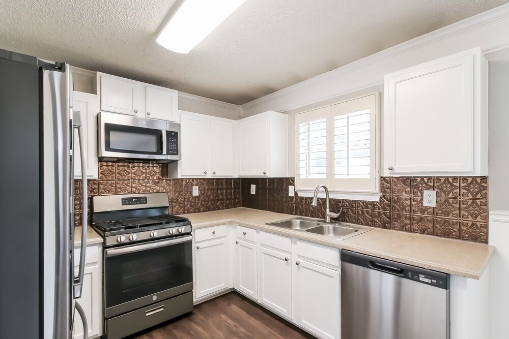 3-Bed Rental on 459 Pecan Wood photo 9