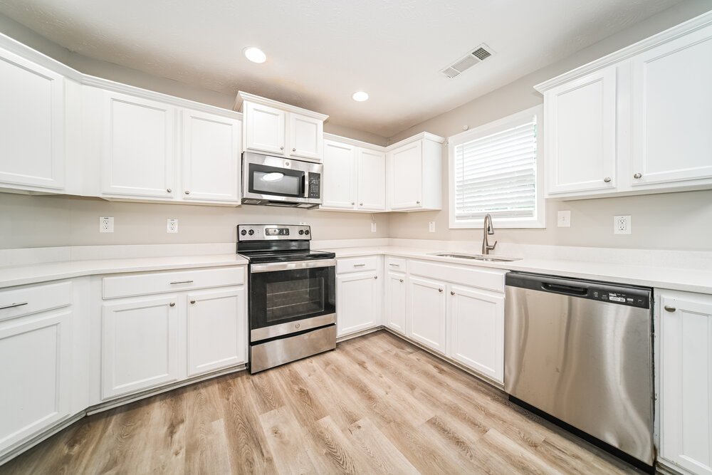 5-Bed Rental on 129 Makenna Dr photo 9