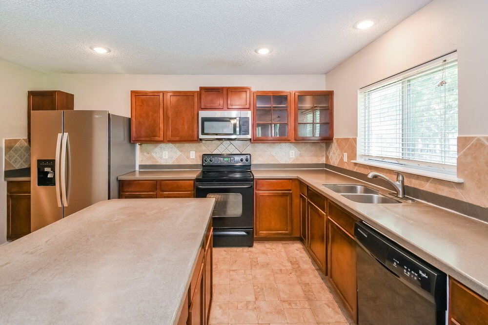 4-Bed Rental on 1179 Morning Light photo 9