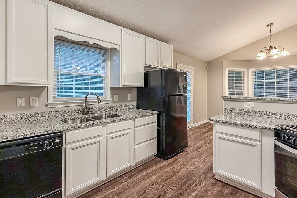 3-Bed Rental on 140 Loxley Ct photo 9