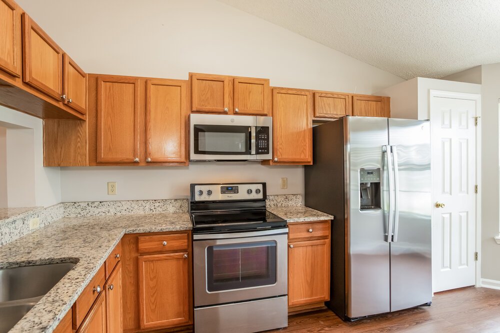 4-Bed Rental on 3268 Avalon Dr photo 9