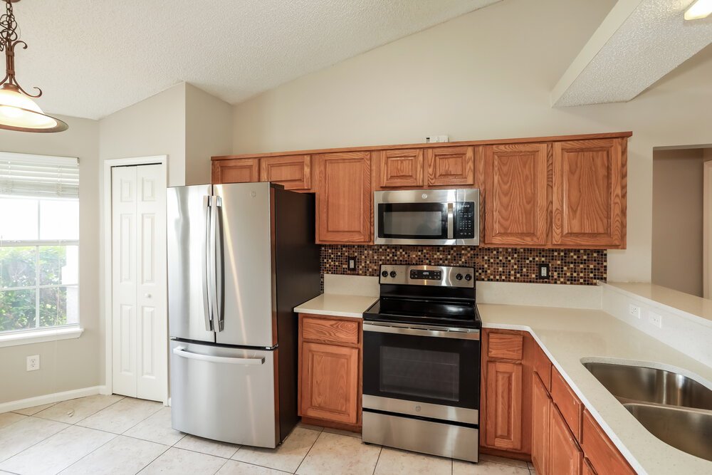 4-Bed Rental on 1371 Summerbrook Dr photo 9