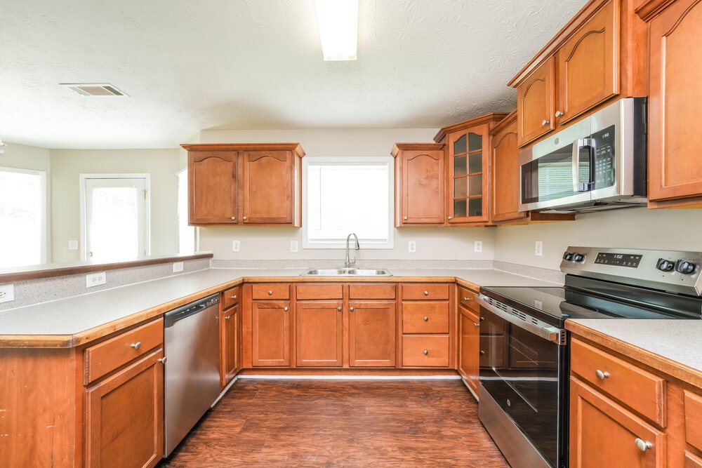 4-Bed Rental on 235 Shadowbrooke Cir photo 9