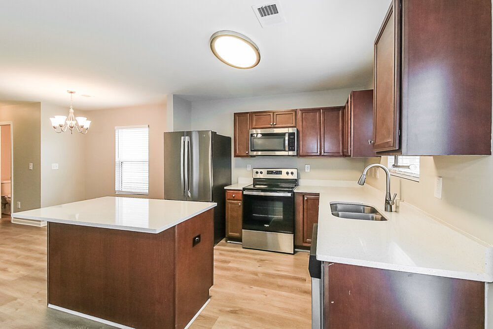 3-Bed Rental on 3684 Battle Pass photo 9