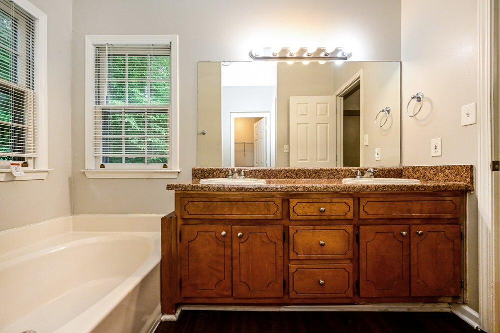 3-Bed Rental on 1204 Garden Path photo 9