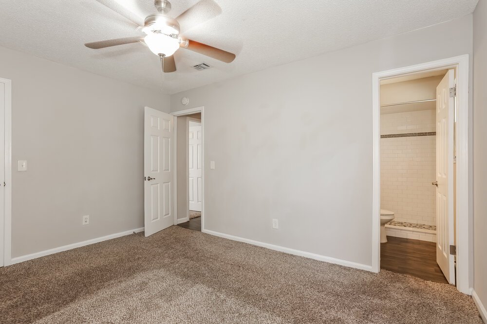 3-Bed Rental on 3695 Deer Crossing photo 9