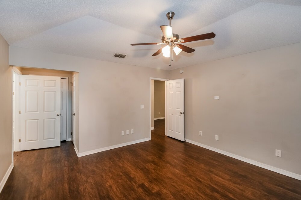 3-Bed Rental on 8468 Hamden Rd photo 9