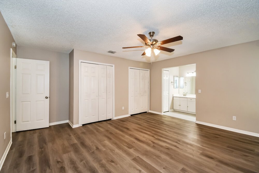 3-Bed Rental on 6267 Island Forest photo 9