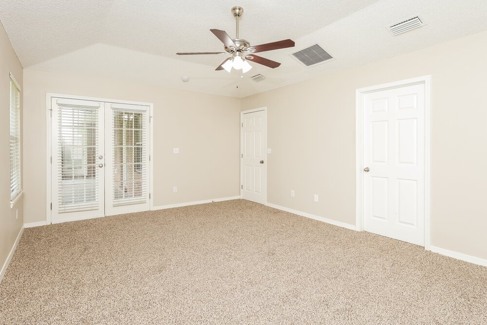 4-Bed Rental on 3209 Silverado Cir photo 9
