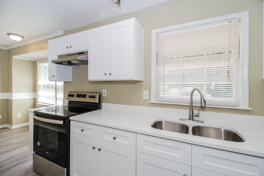 3-Bed Rental on 375 North Hickory photo 9