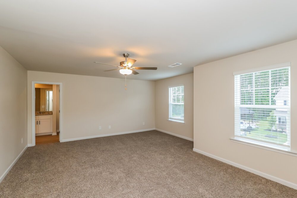 3-Bed Rental on 660 Mackenzie Cv photo 9
