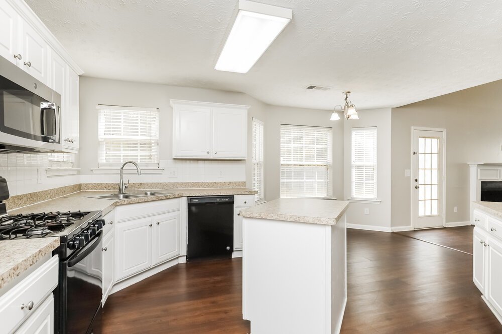 3-Bed Rental on 1805 Neighborhood Walk photo 9