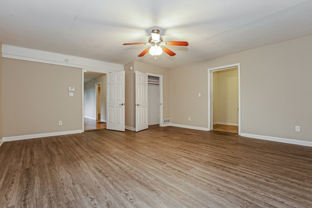 3-Bed Rental on 6570 Elsie Street photo 9