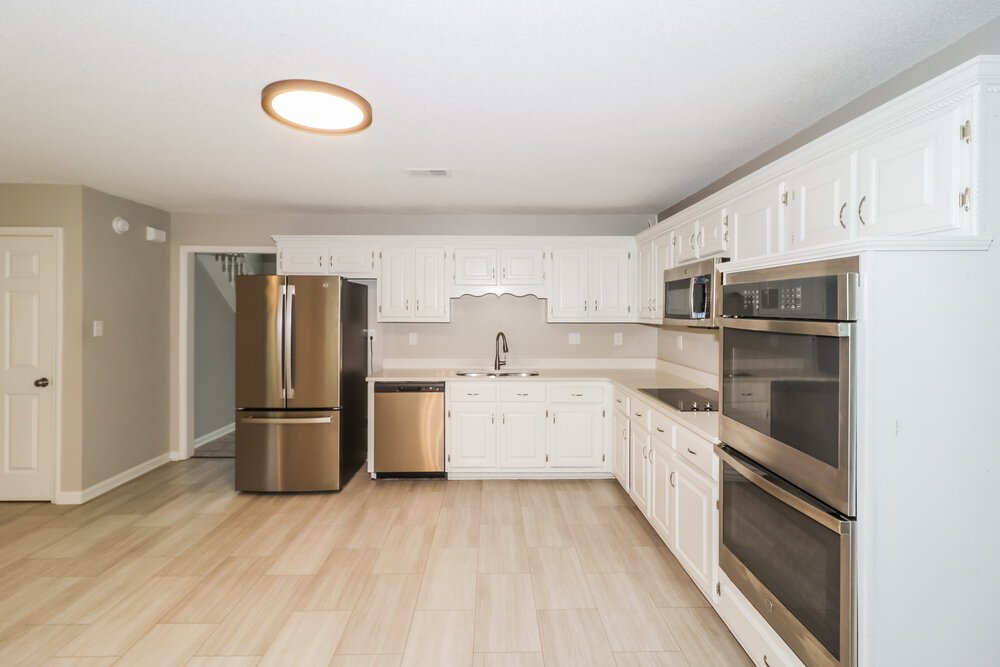 4-Bed Rental on 300 N Ericson photo 9
