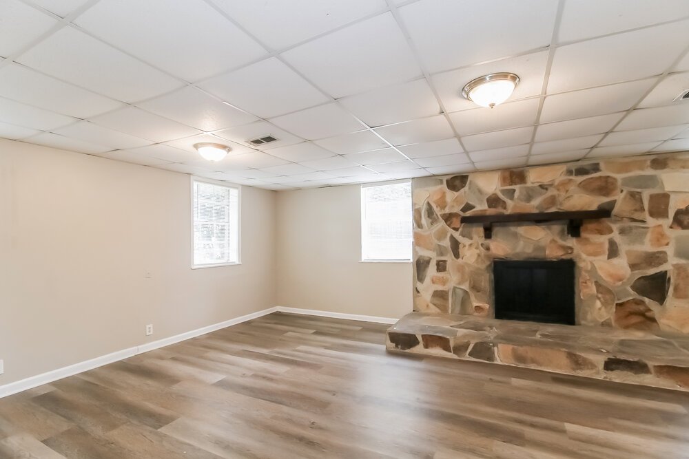 3-Bed Rental on 6183 Fieldcrest Dr photo 10
