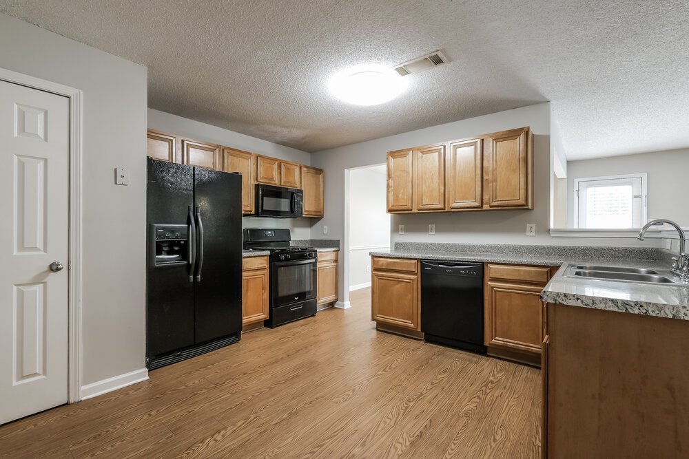 4-Bed Rental on 3038 Summer Breeze photo 10