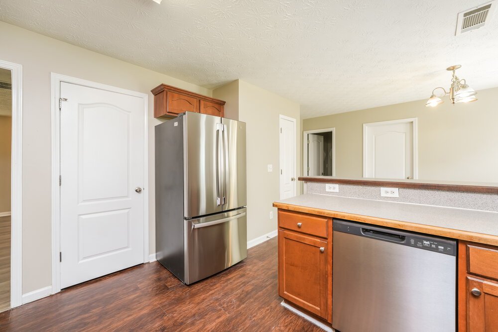 4-Bed Rental on 235 Shadowbrooke Cir photo 10