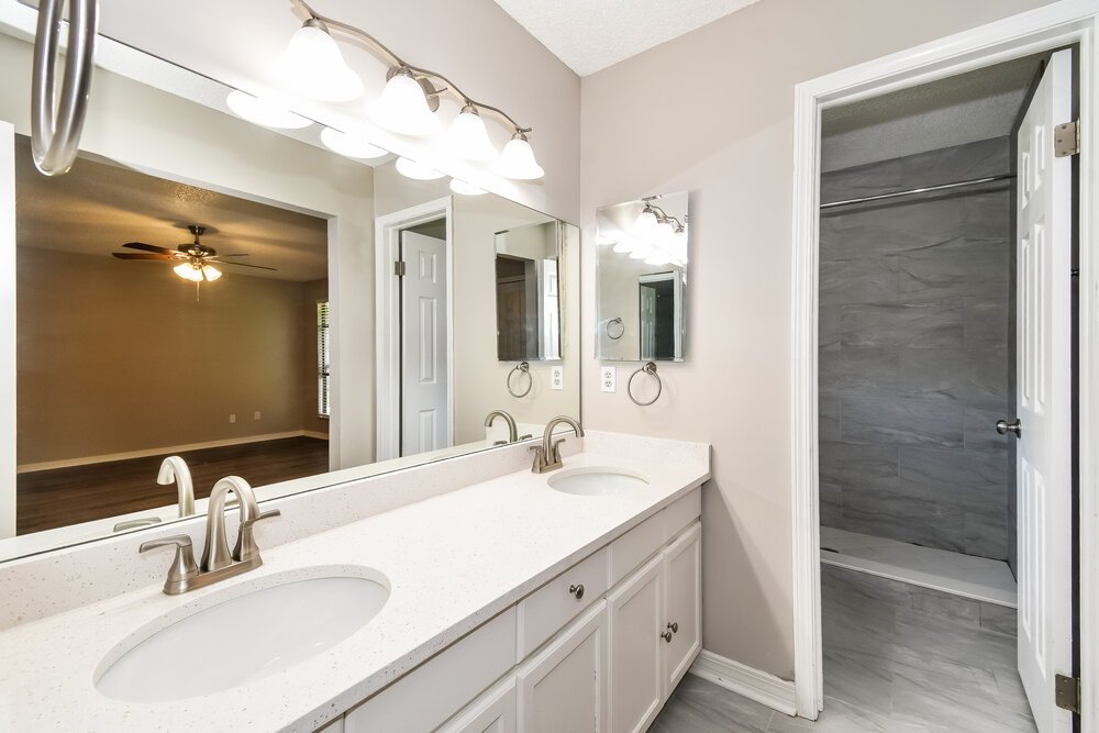 3-Bed Rental on 6267 Island Forest photo 10
