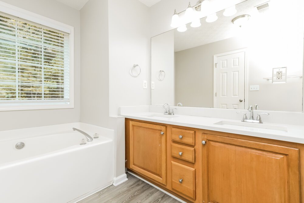 5-Bed Rental on 95 Cliff View photo 10