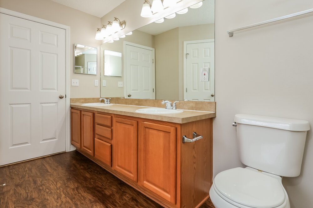 4-Bed Rental on 3209 Silverado Cir photo 10
