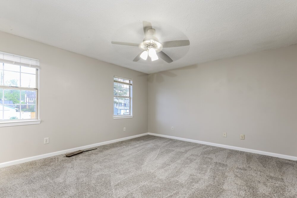 4-Bed Rental on 1367 Misty Ridge photo 10