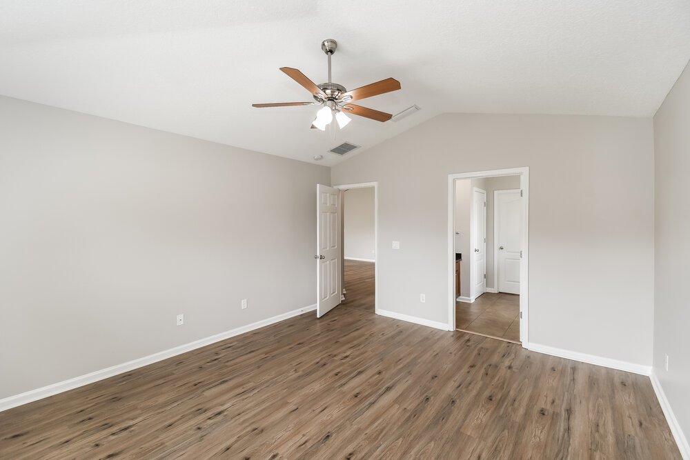 4-Bed Rental on 1706 Foggy Day photo 10