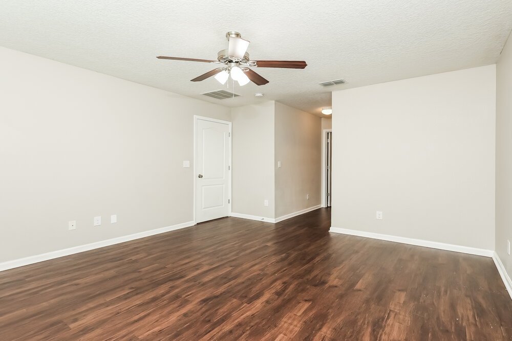 3-Bed Rental on 3800 Falcon Crest photo 10