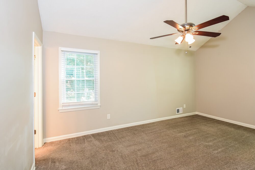3-Bed Rental on 1471 Daniel Ln photo 10
