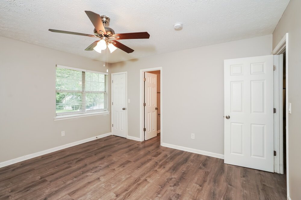 3-Bed Rental on 915 Walnut Creek photo 10