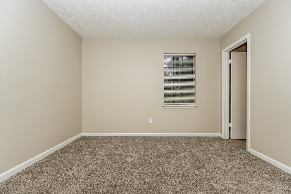 3-Bed Rental on 119 Adrian Dr photo 10