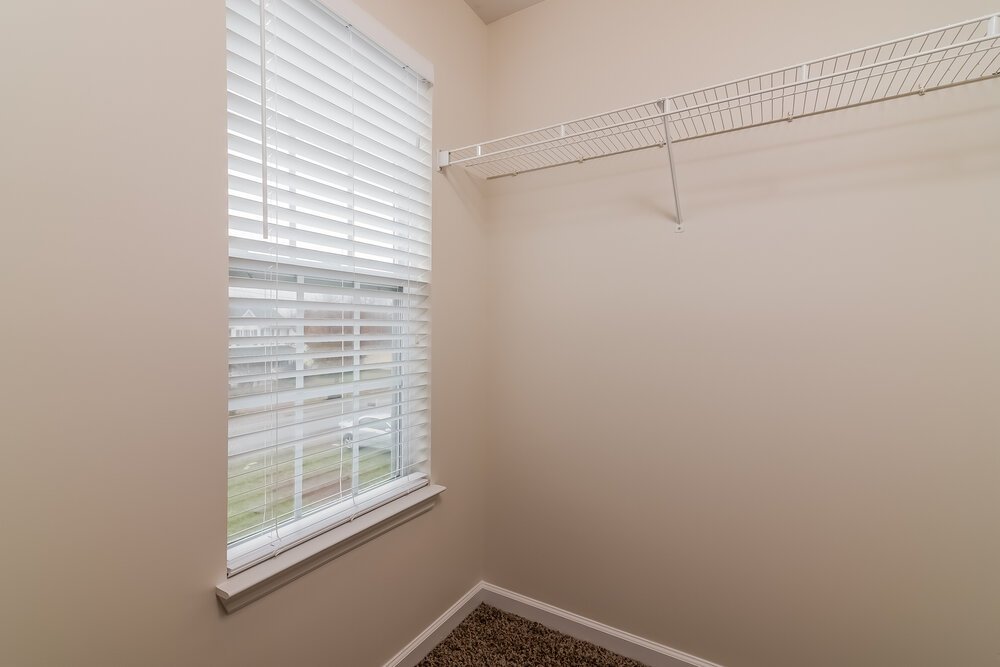 4-Bed Rental on 1864 Devon Dr photo 10