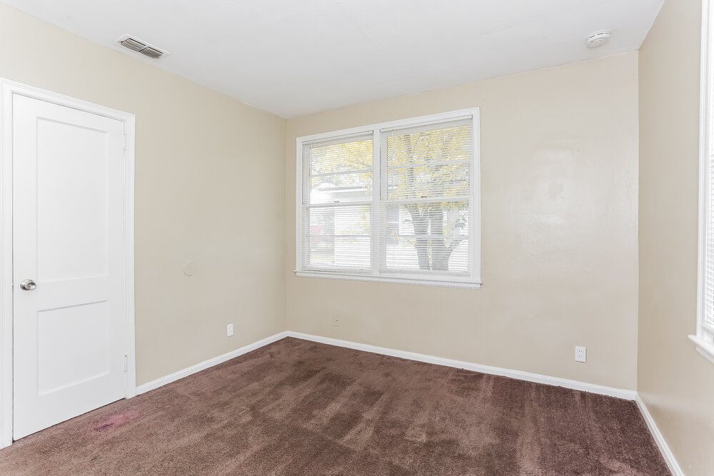 3-Bed Rental on 2025 Prospect St photo 11