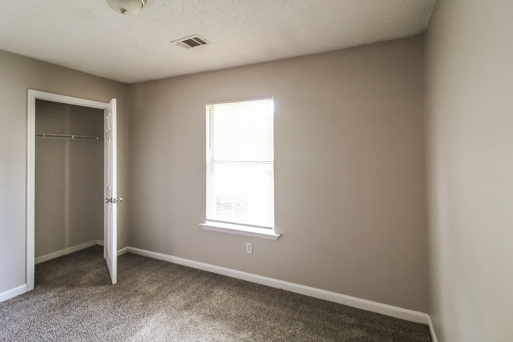 3-Bed Rental on 120 Sherwood Loop photo 11