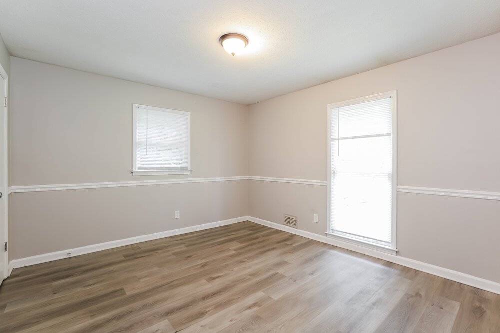 3-Bed Rental on 1338 W Stoneybrook photo 11