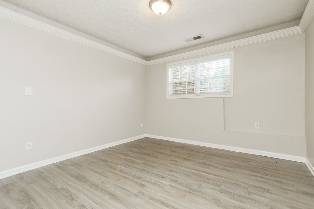 5-Bed Rental on 95 Cliff View photo 11