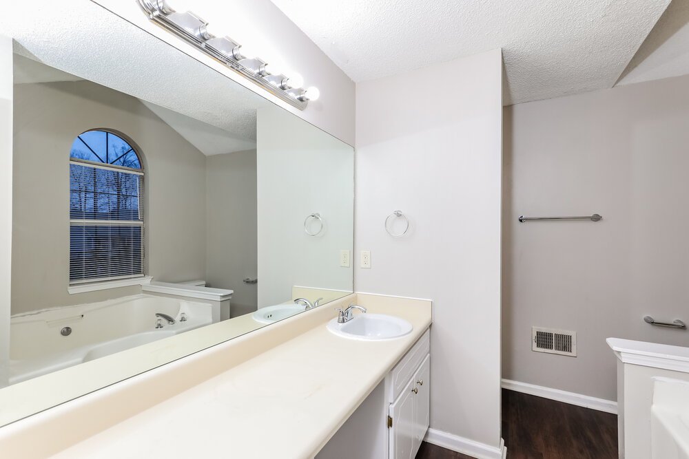 4-Bed Rental on 1367 Misty Ridge photo 11