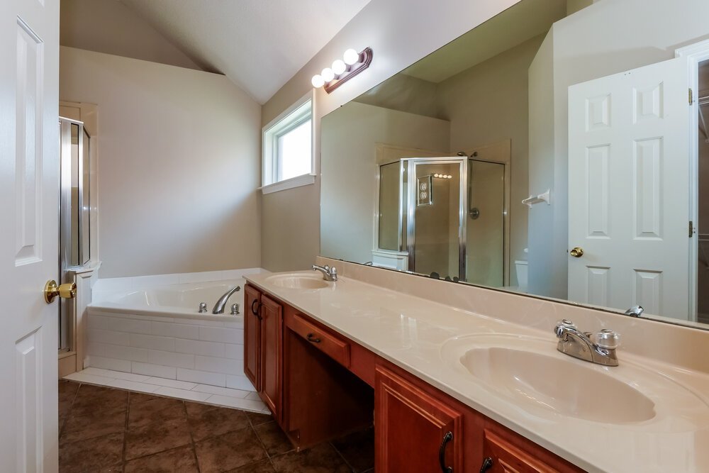 3-Bed Rental on 10050 Bloomsbury Ave photo 11