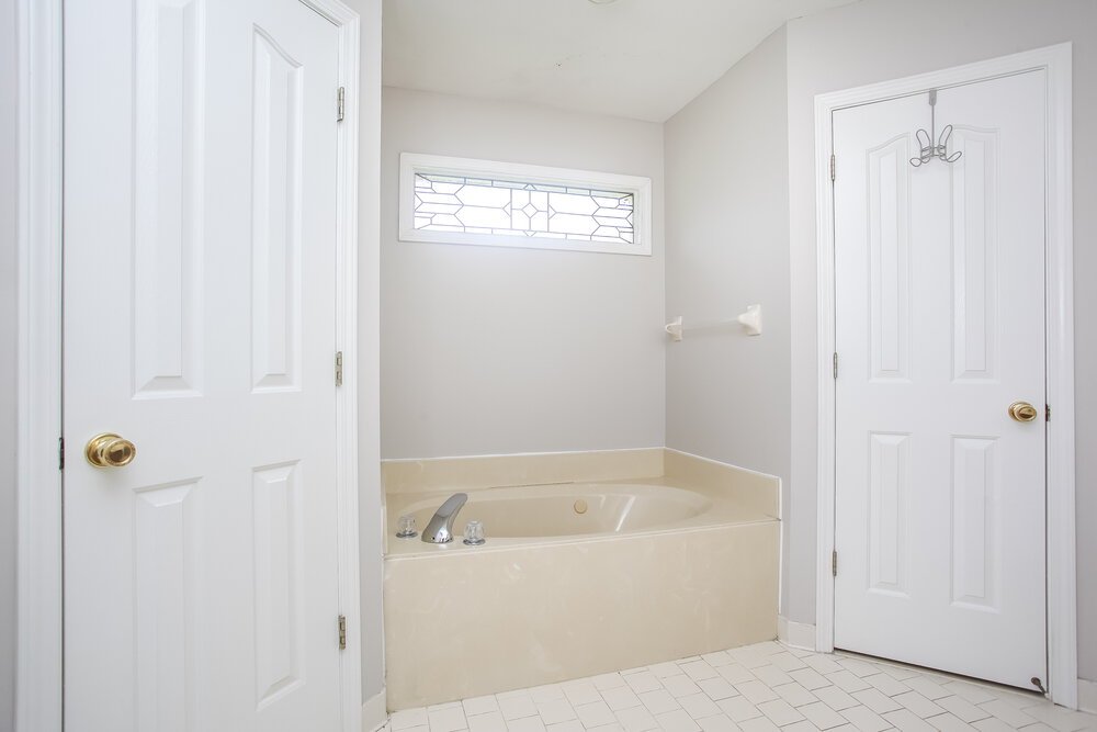 3-Bed Rental on 6906 Greyhawk Cv photo 11