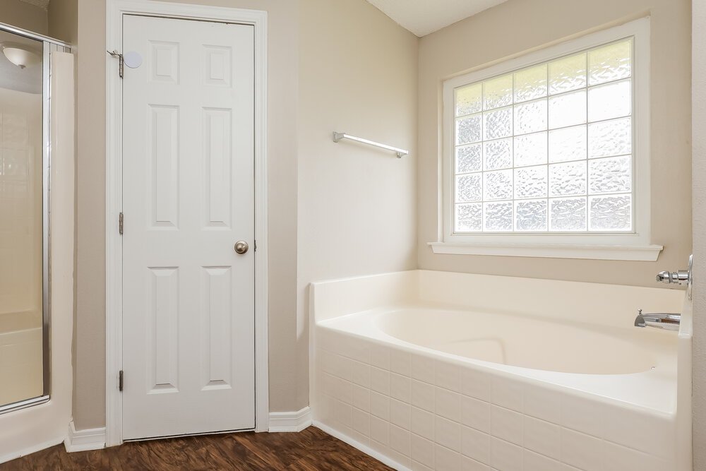 4-Bed Rental on 3209 Silverado Cir photo 11