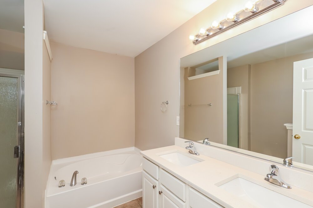 3-Bed Rental on 713 Celeste Ln photo 11