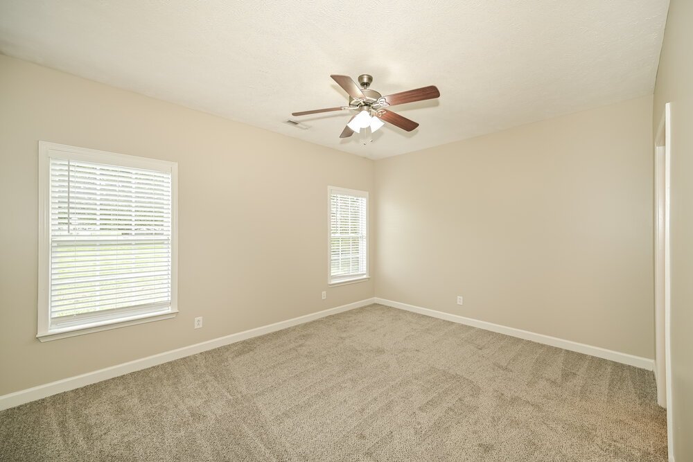 3-Bed Rental on 1448 Jeter Way photo 11