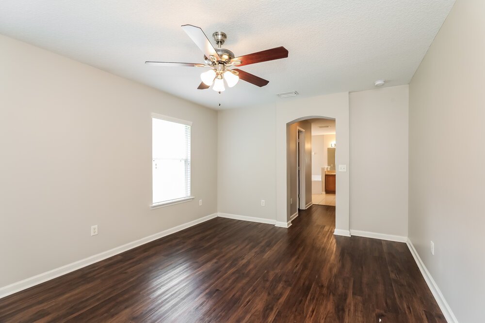 4-Bed Rental on 14081 Bradley Cove photo 11