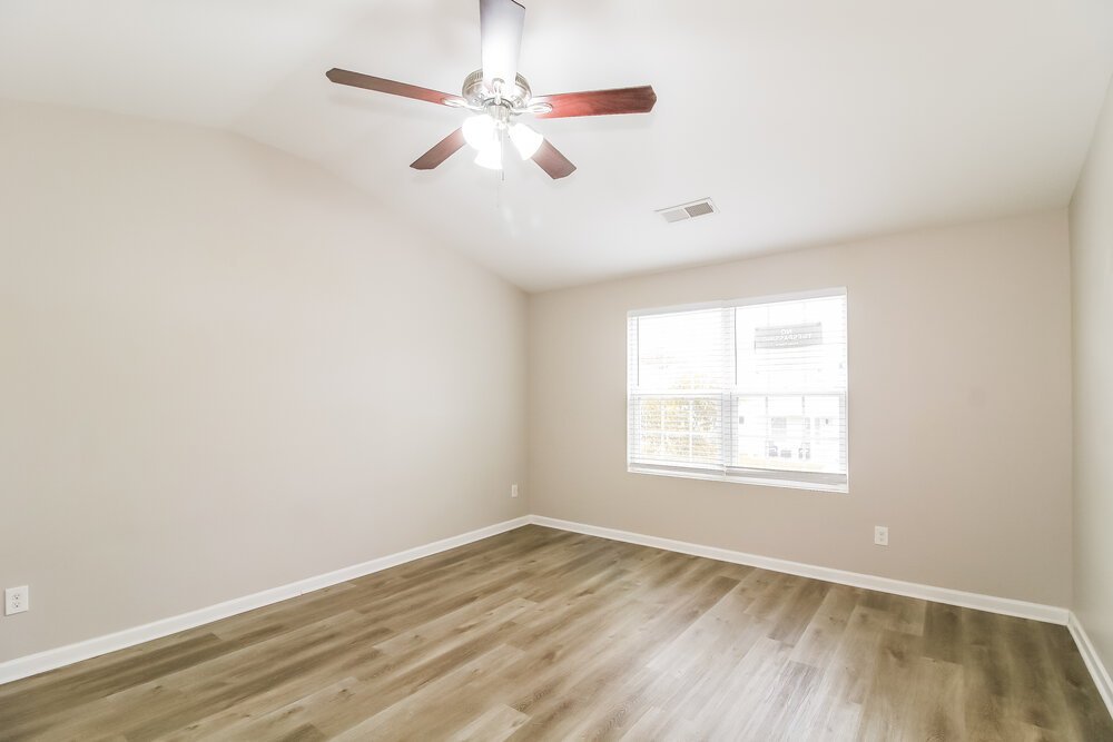 3-Bed Rental on 3684 Battle Pass photo 11
