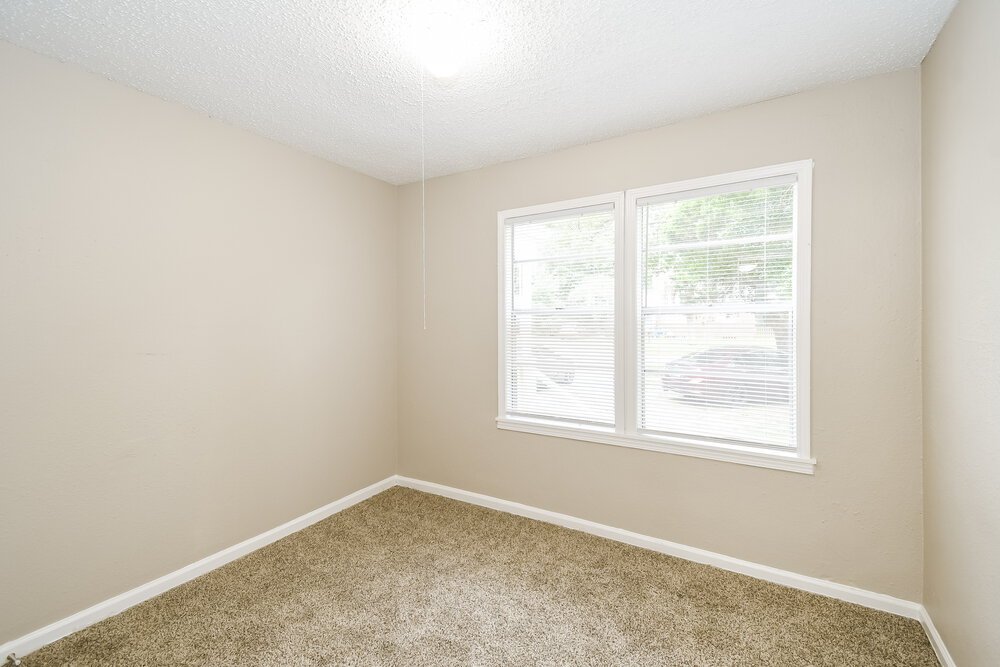 3-Bed Rental on 1031 Bunker Hill photo 11